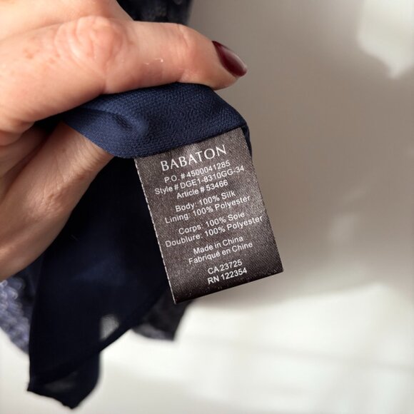 Aritzia Babaton 100% Silk Faux Wrap Dress Navy Blue Arrow Pattern Size Small - Picture 5 of 5